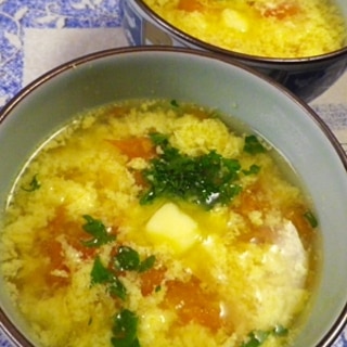 超簡単、トマトニンニクチーズ卵スープ